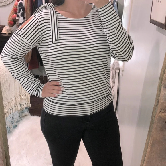 Mink pink size medium white & black top - Picture 2 of 4